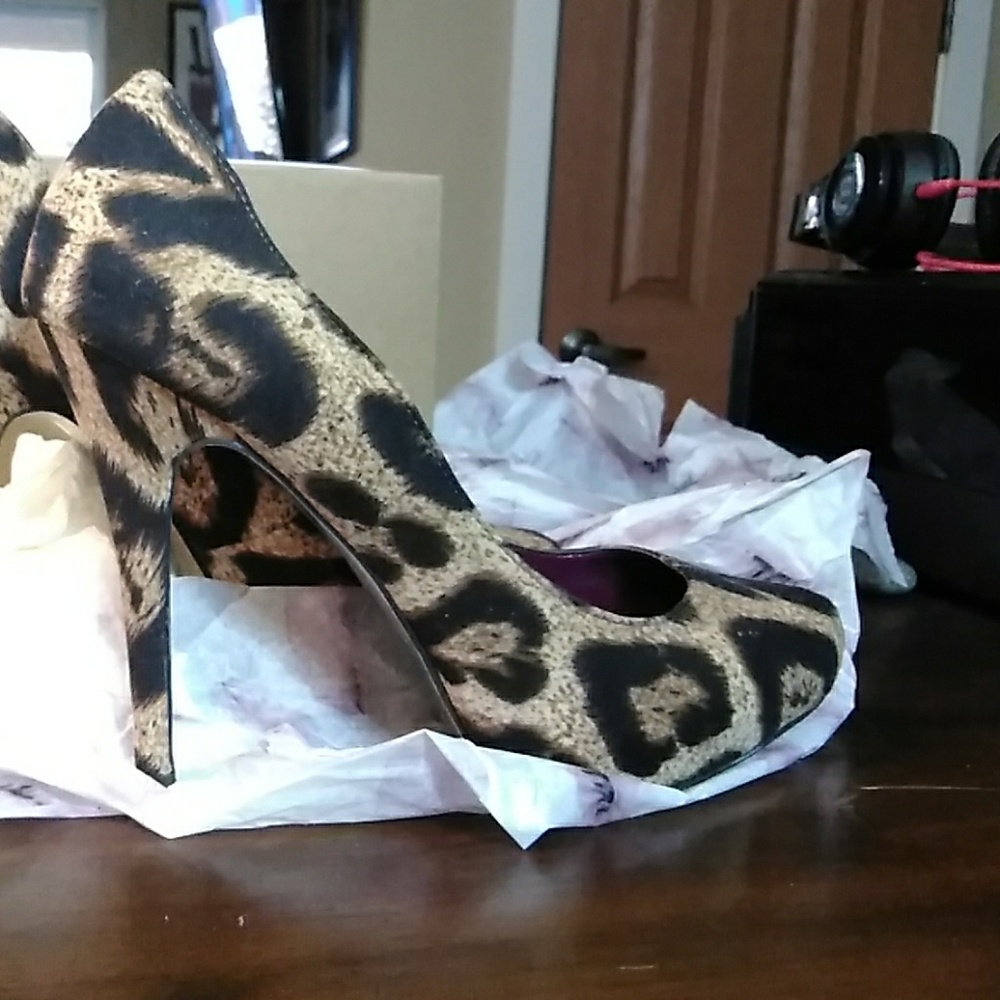 Steve Madden Leopard Print Pumps - Picture 1 of 5
